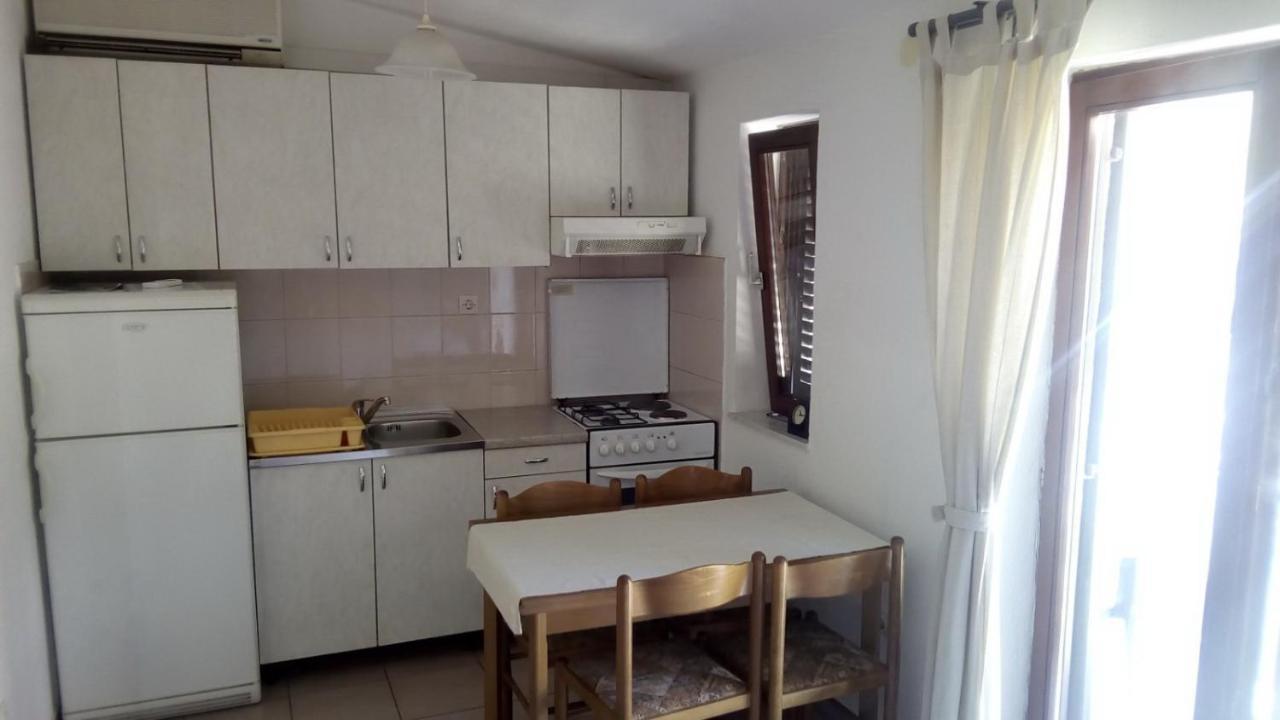 Apartments Keti Pag Town Exterior photo