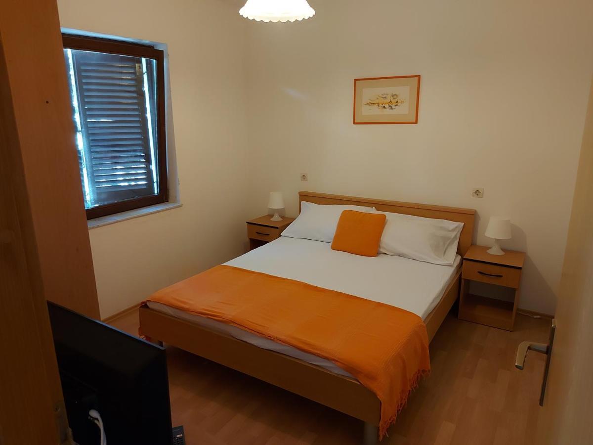 Apartments Keti Pag Town Exterior photo